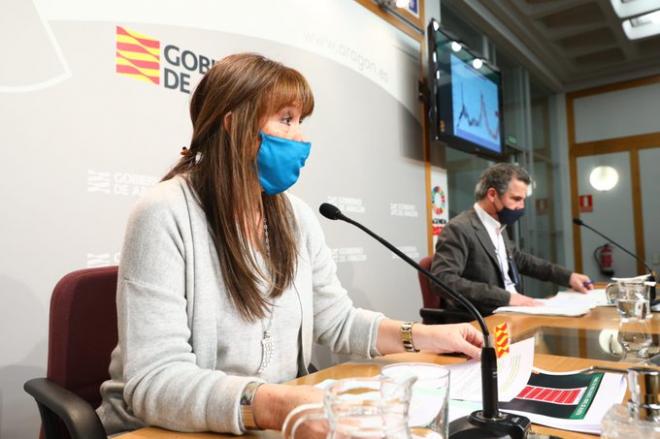 La consejera de Sanidad del Gobierno de Aragón, Sira Ripollés, atiende a los medios (Foto: @GobAr