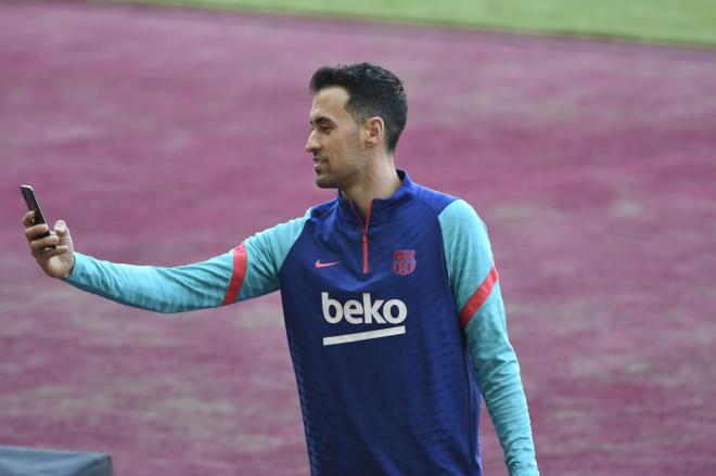 Busquets negocia su situación contractual en el Barça (Foto: Kiko Hurtado).