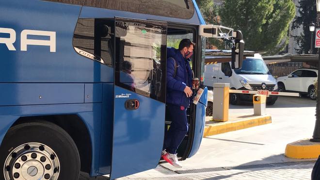 Leo Messi, a su llegada al hotel en Sevilla (Foto: Kiko Hurtado).