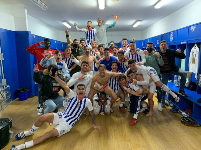 Los jugadores del Recre celebran el triunfo ante el Sanluqueño (Foto: Twitter).