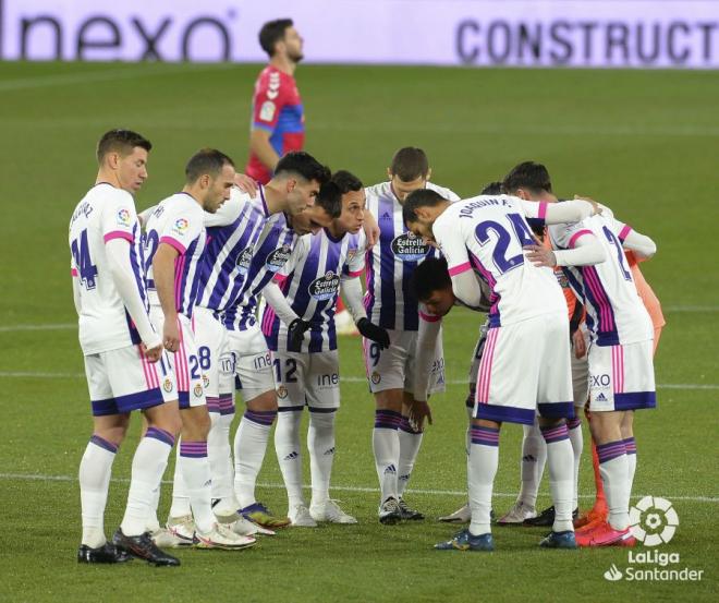 El once del Real Valladolid, antes de medirse al Elche (Foto: LaLiga).