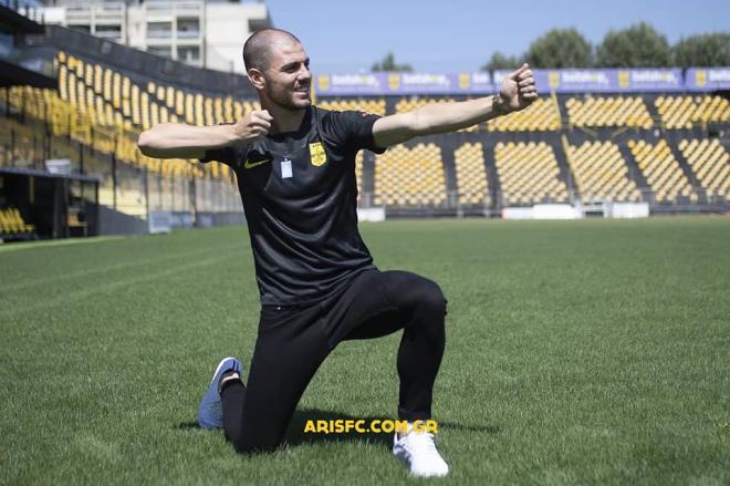Cristian López, con la camiseta del Aris de Salónica (Foto: Aris Salónica)
