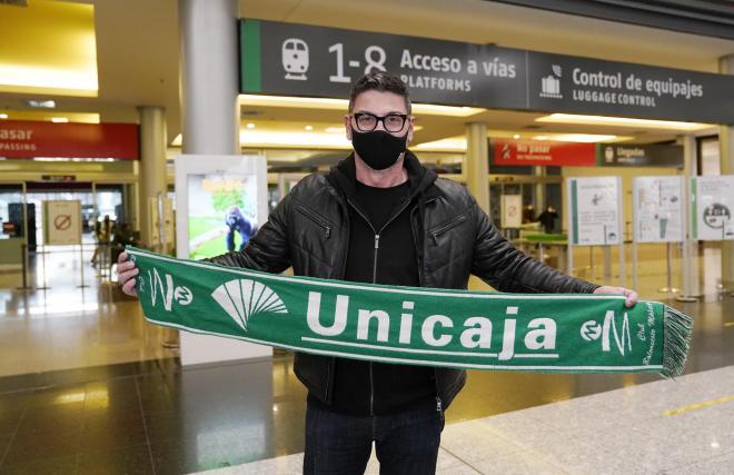 Katsikaris, a su llegada a Málaga (Foto: @unicajaCB).