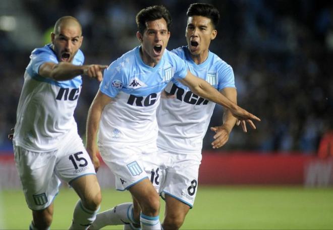 Solari celebra un gol con Racing de Avellaneda (Foto: Radio Eme).