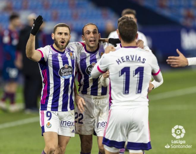 Los jugadores del Pucela celebran el gol al Levante (Foto: LaLiga).