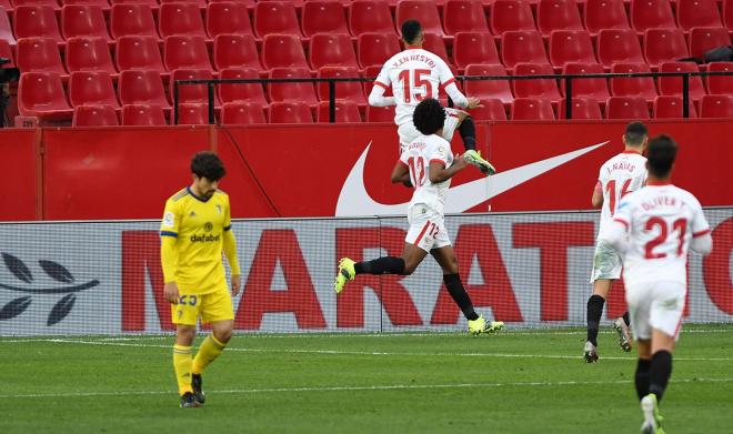 En-Nesyri celebra un gol con el Sevilla FC (Foto: Kiko Hurtado).