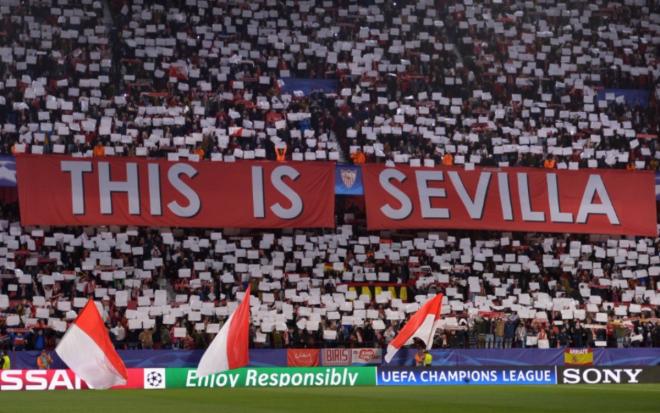 La afición del Sevilla en un partido en el Sánchez-Pizjuán (Foto: SFC)