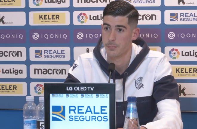 Presentación de Carlos Fernández con la Real Sociedad.