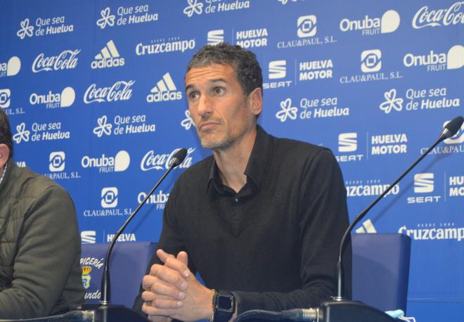 Antonio Calle, presentado como entrenador del Recreativo de Huelva (Foto: Recreativo)
