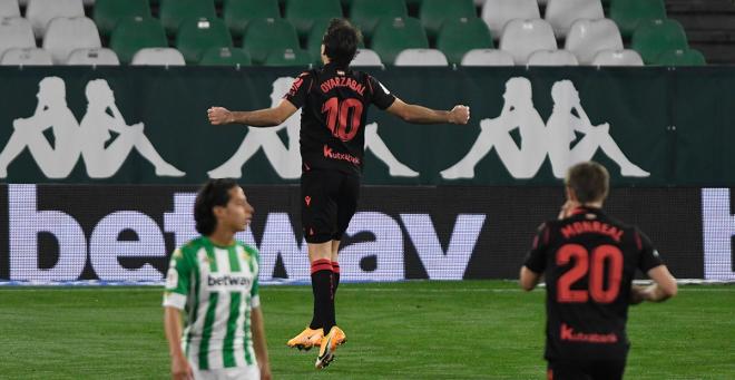 Oyarzabal celebra su gol al Betis (Foto: Kiko Hurtado).