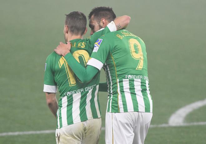 Sergio Canales y Borja Iglesias, los héroes del Betis en la eliminatoria copera.