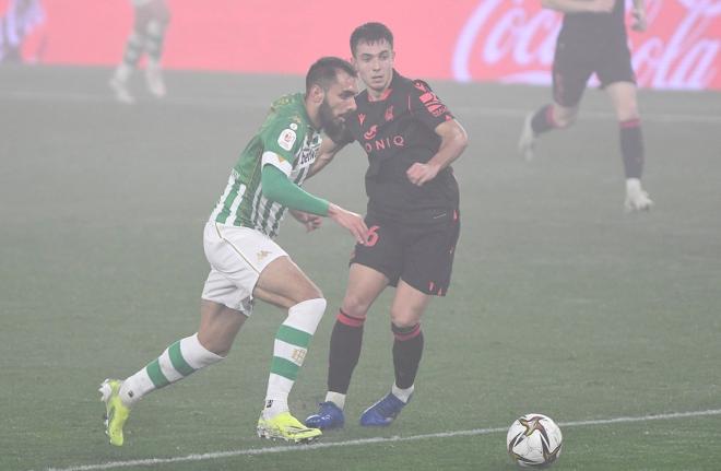 Borja Iglesias en el gol (foto: Kiko Hurtado).