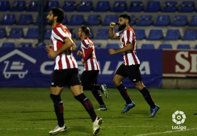Villalibre celebra su gol ante el Alcoyano (Foto: LaLiga)