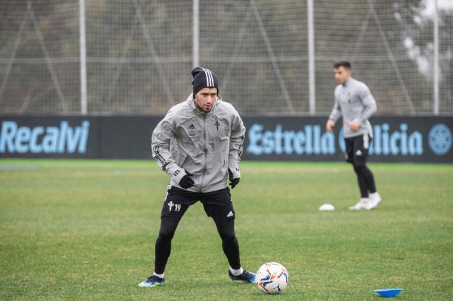 Aarón Martín durante un entrenamiento con el Celta de Vigo (Foto: RC Celta).