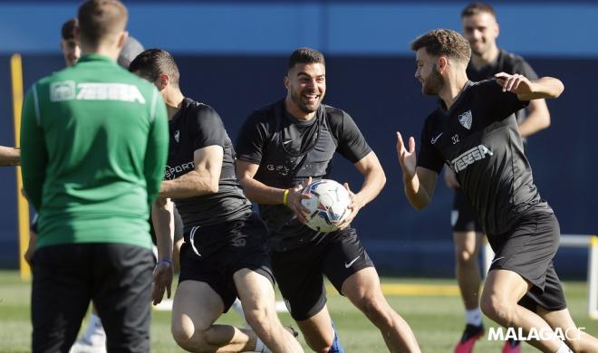 Risas en el entrenamiento previo al partido (Foto: Málaga CF).