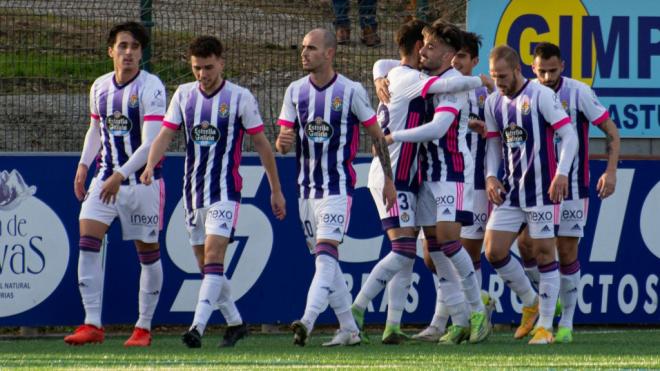 Los jugadores del Promesas celebran un gol ante el Covadonga (Foto: Real Valladolid).