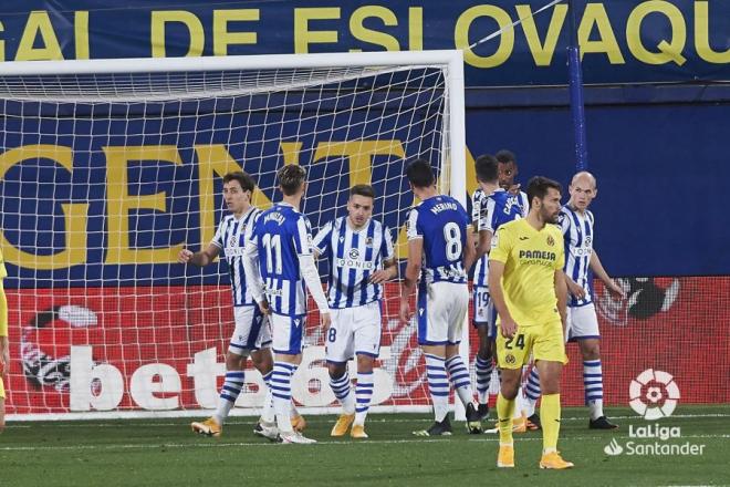 La Real Sociedad celebra el gol de Isak en La Cerámica (Foto: LaLiga).