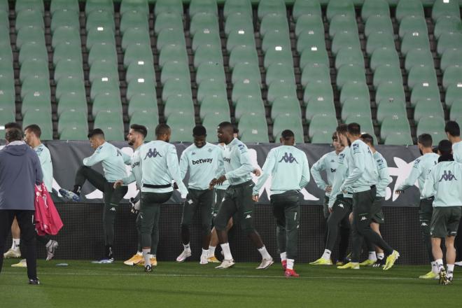 Entrenamiento del Betis en el Benito Villamarín.