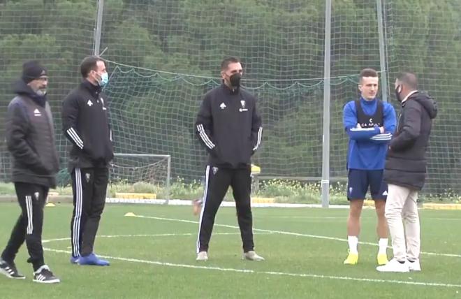 Enrique, en un entrenamiento del primer equipo (Foto: Cádiz CF).