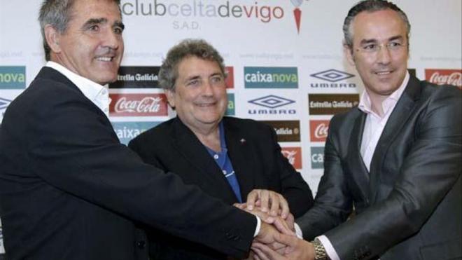 Paco Herrera, junto a Mouriño y Torrecilla (Foto: EFE).