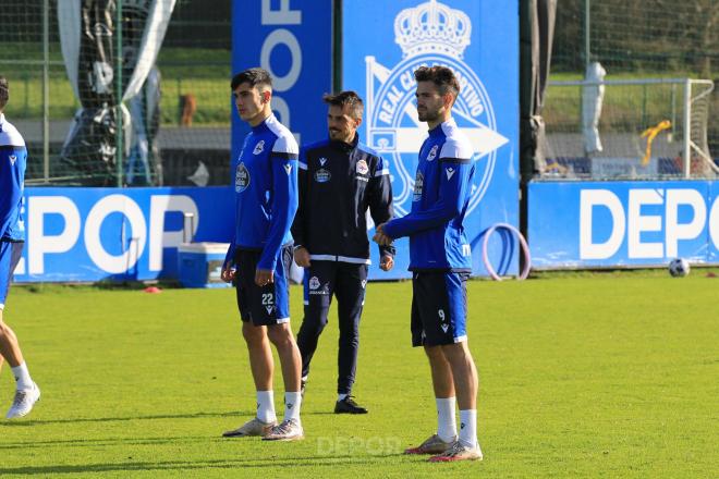 Rayco y Villares junto a Rubén de la Barrera en un entrenamiento con el Dépor (Foto: RCD).