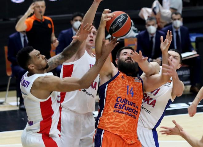 Valencia Basket necesita dos prórrogas para tumbar al CSKA (105-103)