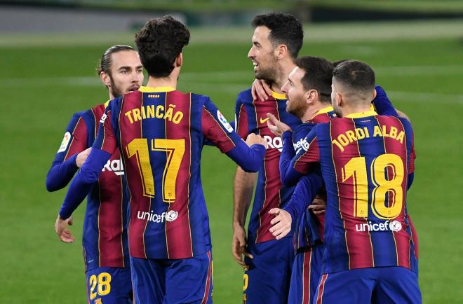 Los jugadores del Barcelona celebran un gol ante el Betis (Foto: Kiko Hurtado).