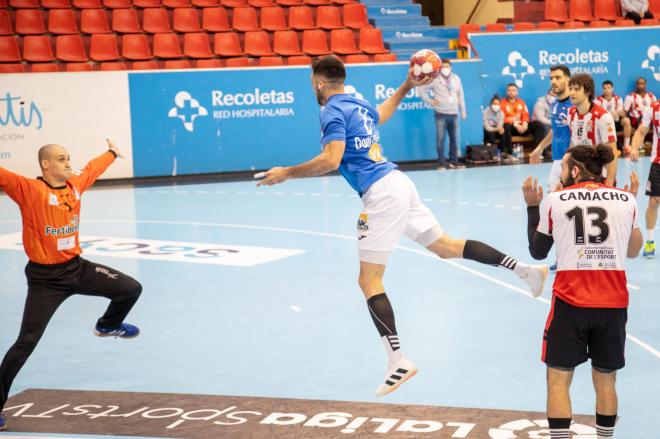 El Fertiberia salva un punto en el último segundo ante el Valladolid (Fotos: Alejandro Nieto)