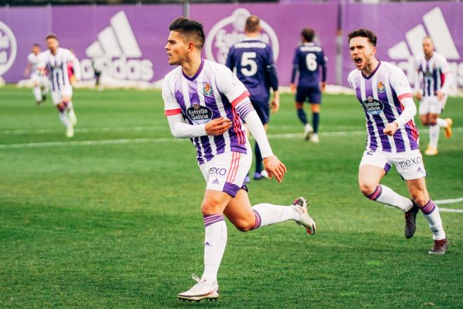 Kuki Zalazar, celebrando un gol al Marino (Foto: Real Valladolid).