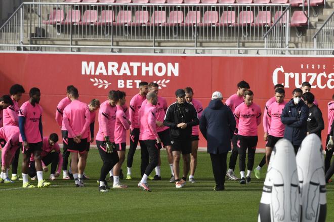 Imagen del entrenamiento del Sevilla (Foto: Kiko Hurtado).