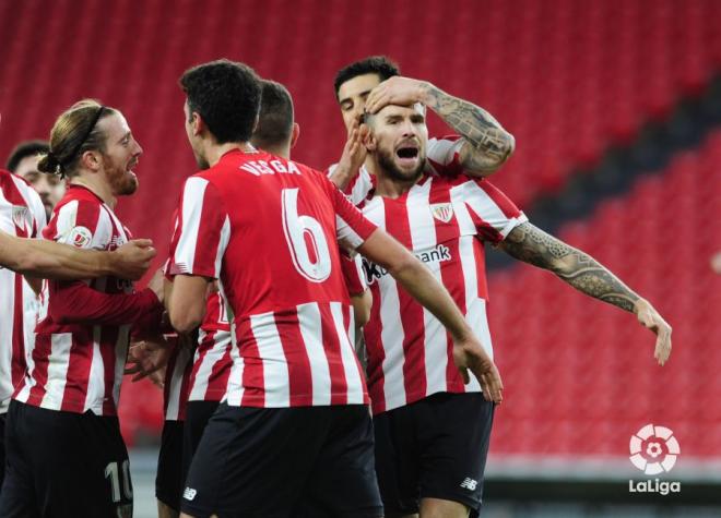 El Athletic celebra el gol de Iñigo Martínez al Levante en Copa (Foto: LaLiga).