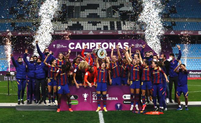 El Barça, festejando el título en La Rosaleda (Foto: RFEF).