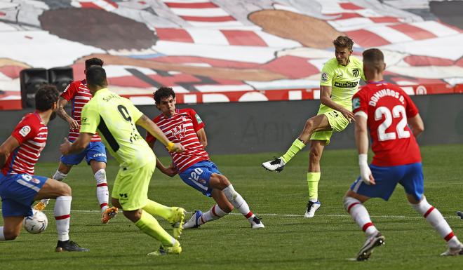 Marcos Llorente, en la acción del 0-1 del Atlético de Madrid en Granada (Foto: ATM).