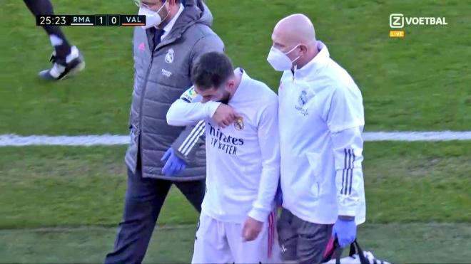 Dani Carvajal se retira lesionado del Real Madrid-Valencia.