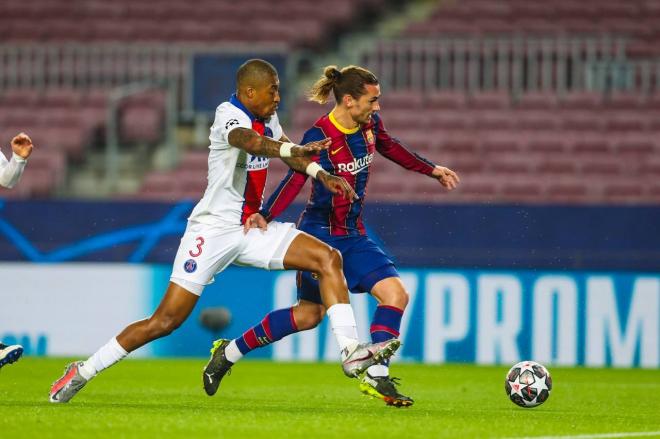 Kimpembe y Griezmann persiguen el balón (Foto: FCB).