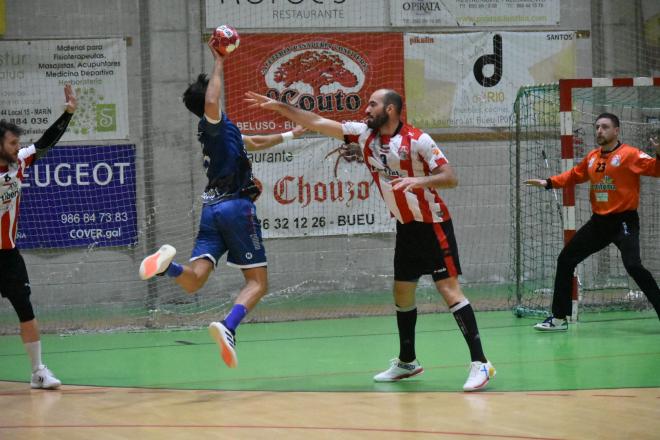 El Fertiberia cae derrotado en Cangas ante un rival directo (Foto: Raúl Fonseca)