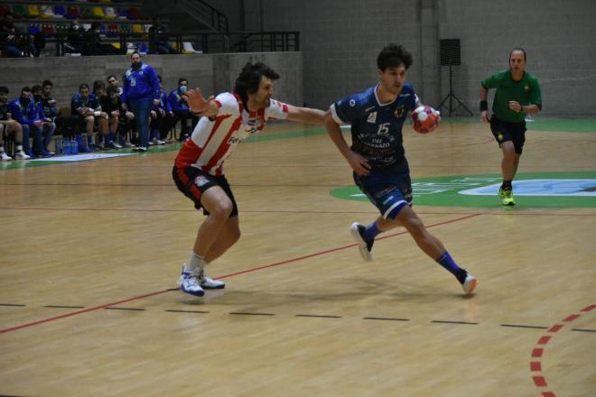 El Fertiberia cae derrotado en Cangas ante un rival directo (Foto: Raúl Fonseca)