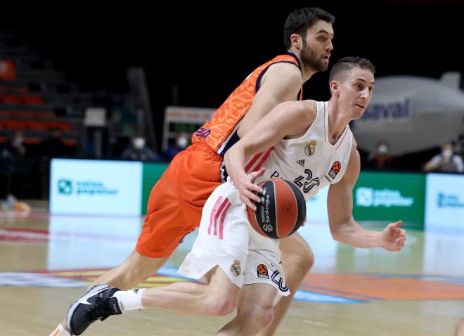 Valencia Basket ganó con contundencia al Real Madrid en la Euroliga