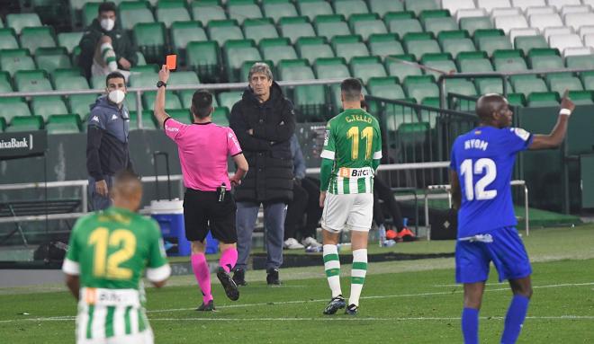 Estrada Fernández en el Betis-Getafe (Foto: Kiko Hurtado).