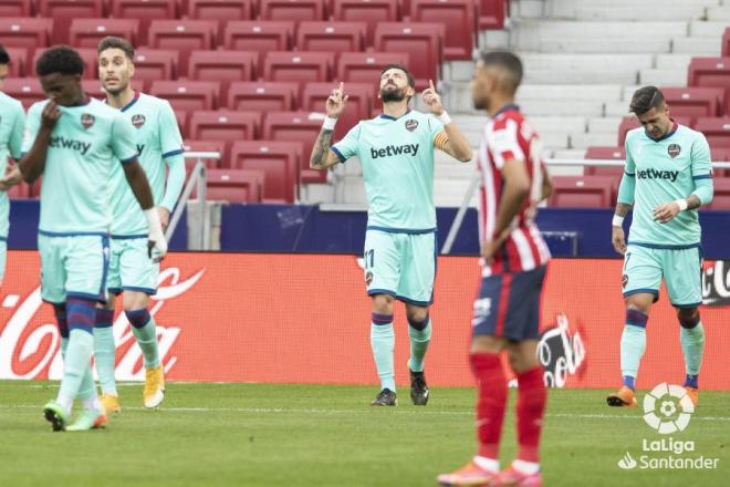 Morales celebra su gol en el Atlético de Madrid-Levante (Foto: LaLiga).