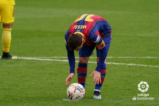 Leo Messi, antes de lanzar desde los once metros (Foto: LaLiga).