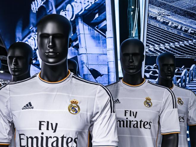 Camisetas del Real Madrid en su tienda oficial.