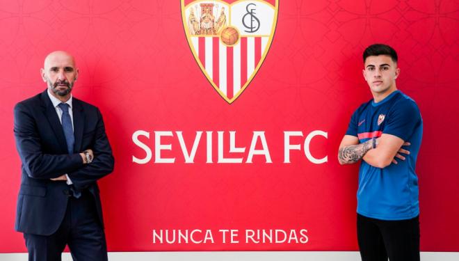 Zarzana renueva con el Sevilla (Foto: SFC).