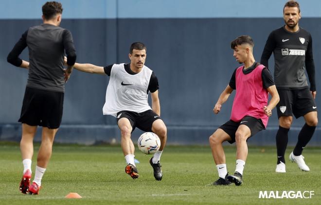 Matos, Larrubia y Orlando Sá, durante un entrenamiento en el Anexo (Foto: Málaga CF).