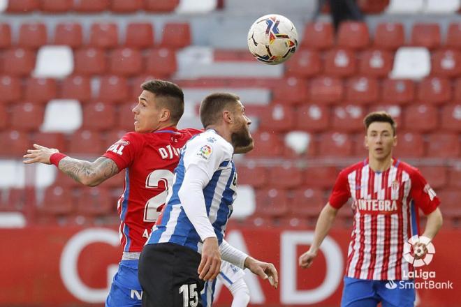 Djuka, en un salto ante un rival del Espanyol (Foto: LaLiga).