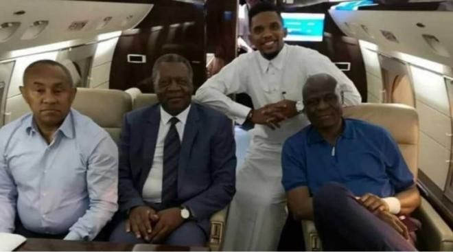 Constant Omari y Ahmad Ahmad, a bordo de un jet privado encabezando una delegación de funcionarios de la CAF e invitados VIP (entre ellos, Samuel Etoo), mientras se dirigían a Kinshasa para asistir a la boda de la hija de Omari. Dicho viaje fue pagado con dinero de la CAF.