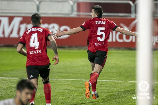 Dani Vivian celebra su gol al Málaga (Foto: LaLiga).