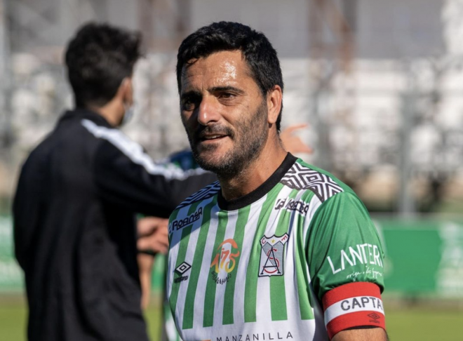 Dani Güiza, jugando con el Sanluqueño.