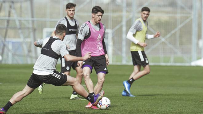 Waldo, con el balón, en un entrenamiento (Foto: Real Valladolid).