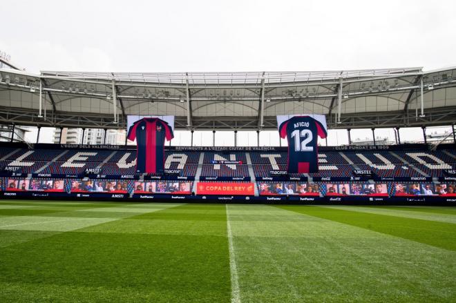 Todo está listo para una noche histórica en el Ciutat (Foto: Levante UD)